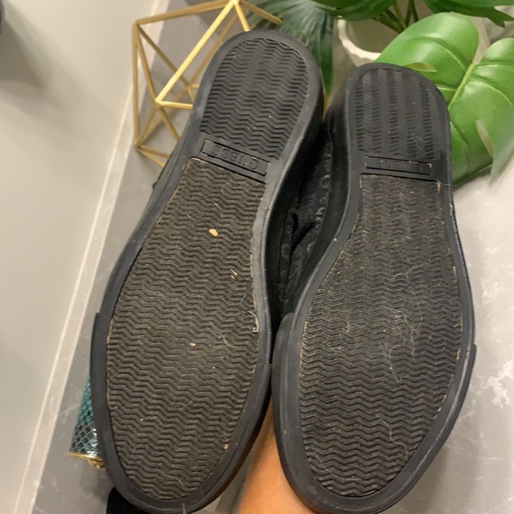 Guess black snickers gold chain 10 - Picture 4 of 6